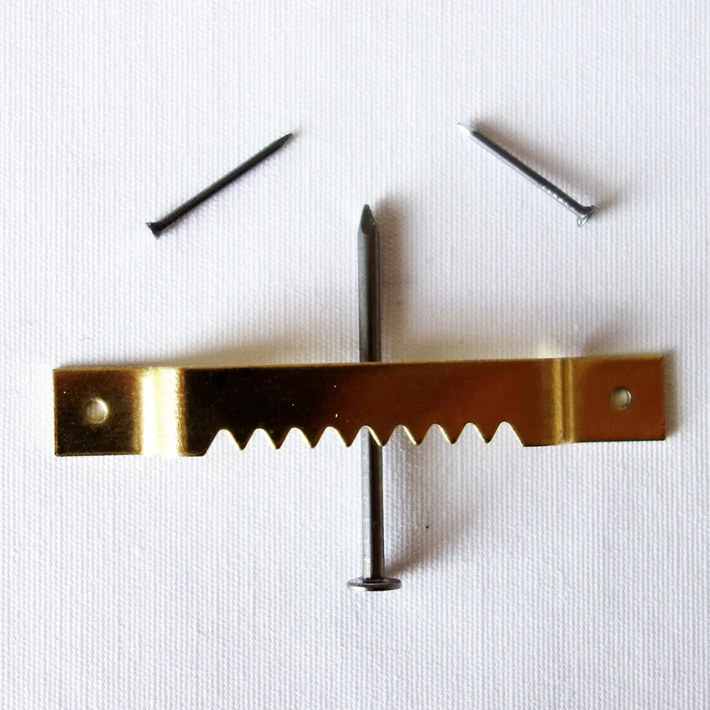 attaches dentelées-0